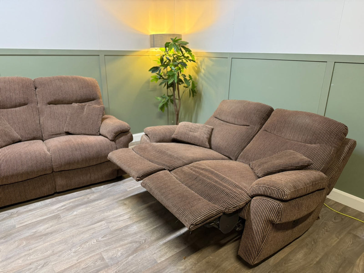 Brown La-Z-Boy electric recliner with matching two-seater RS-005 – photo 3